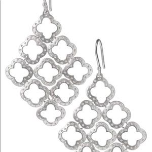 Stella & Dot Signature Clover chandelier earrings